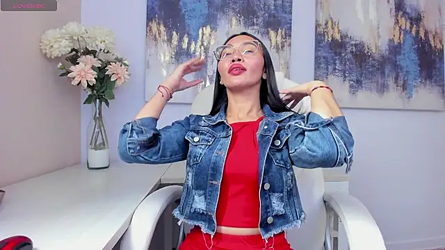 lucyy liiuu online show from December 2025 04:14:02 PM