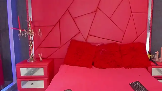 Snapshot of SienaFacchini chatting on September 2025 07:28:01 PM SienaFacchini online show from September 2025 07:28:01 PM