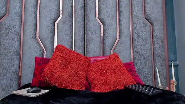 Snapshot of SienaFacchini chatting on December 2025 07:23:02 PM SienaFacchini online show from December 2025 07:23:02 PM