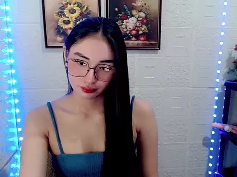 lovelysassy online show from October 2025 02:07:01 PM