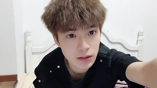 linger2563 online show from October 2025 01:20:01 PM