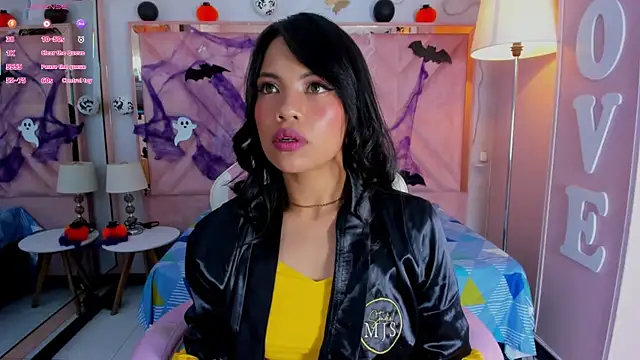 anyjones  online show from October 2025 07:10:02 AM