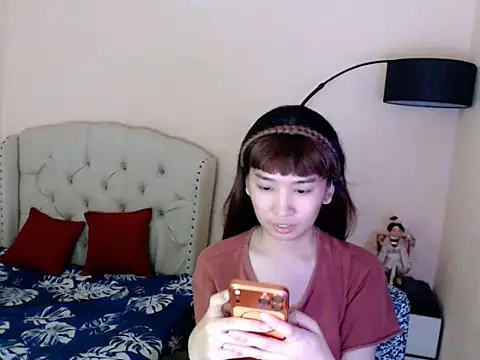 ShantalFoxxy  online show from June 2026 04:06:01 AM