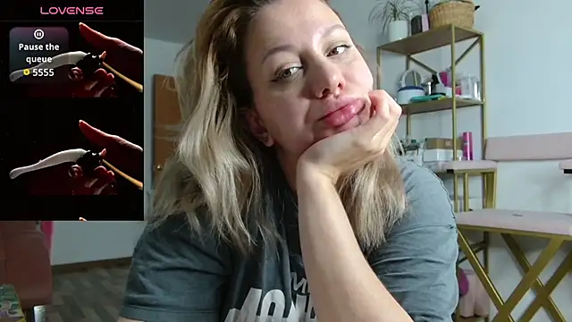 Avrora  Love online show from October 2025 11:04:02 PM