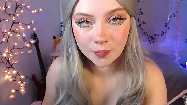 Snapshot of Lil_bela chatting on September 2025 12:17:02 PM Lil bela online show from September 2025 12:17:02 PM