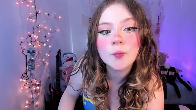 Snapshot of Lil_bela chatting on October 2025 12:15:01 PM Lil bela online show from October 2025 12:15:01 PM