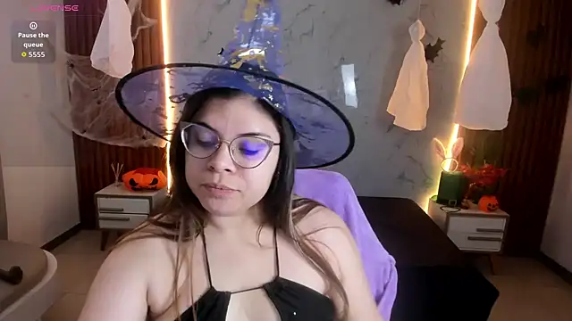 shasha bloom online show from October 2025 01:12:01 PM