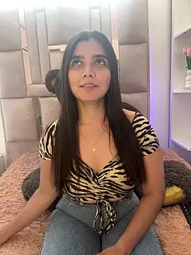 salomecute21 online show from September 2025 01:47:01 PM