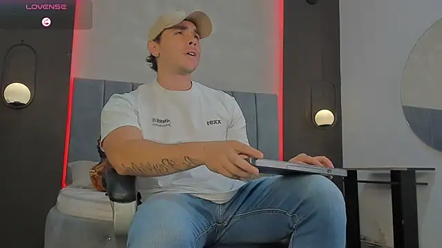 Liam walk  online show from March 2026 08:04:02 PM