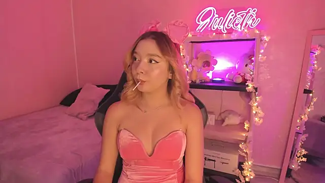 JuliethMoss online show from February 2026 07:43:01 PM