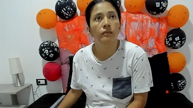 Snapshot of ivy_moon05 chatting on November 2025 04:28:02 PM ivy moon05 online show from November 2025 04:28:02 PM