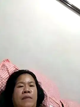 Snapshot of AsianbouncieGIRL chatting on May 2026 11:12:03 PM AsianbouncieGIRL online show from May 2026 11:12:03 PM