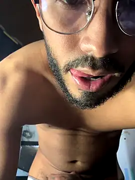 TU-MORENOO online show from September 2025 09:09:02 PM