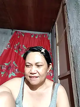 Snapshot of Everleigh_mom chatting on September 2025 10:59:01 AM Everleigh mom online show from September 2025 10:59:01 AM