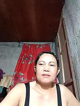 Snapshot of Everleigh_mom chatting on September 2025 10:49:02 AM Everleigh mom online show from September 2025 10:49:02 AM