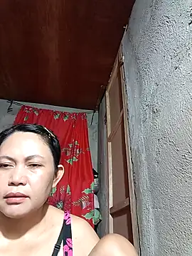 Snapshot of Everleigh_mom chatting on September 2025 04:47:01 AM Everleigh mom online show from September 2025 04:47:01 AM