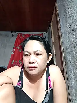 Snapshot of Everleigh_mom chatting on September 2025 07:48:01 PM Everleigh mom online show from September 2025 07:48:01 PM