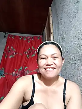 Snapshot of Everleigh_mom chatting on September 2025 07:58:01 AM Everleigh mom online show from September 2025 07:58:01 AM