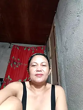 Snapshot of Everleigh_mom chatting on September 2025 10:42:01 AM Everleigh mom online show from September 2025 10:42:01 AM