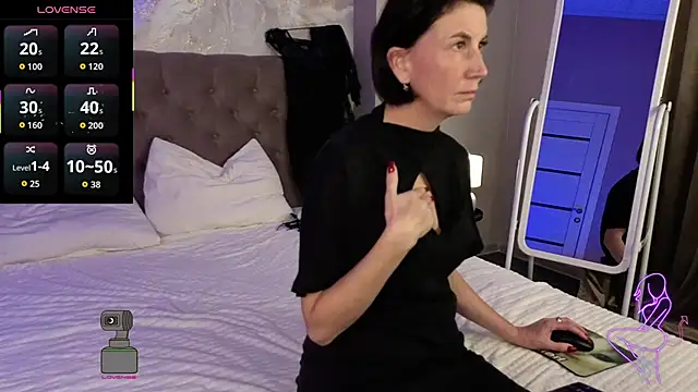 Lia Reyn online show from October 2025 10:33:01 AM