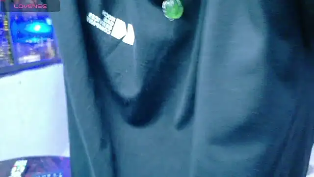 Snapshot of alandelrey57 chatting on December 2025 04:32:01 AM alandelrey57 online show from December 2025 04:32:01 AM