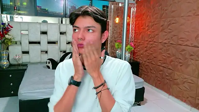 Snapshot of alandelrey57 chatting on January 2026 07:43:02 AM alandelrey57 online show from January 2026 07:43:02 AM