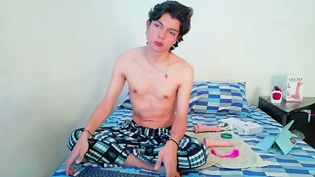 Snapshot of alandelrey57 chatting on April 2026 12:54:02 PM alandelrey57 online show from April 2026 12:54:02 PM