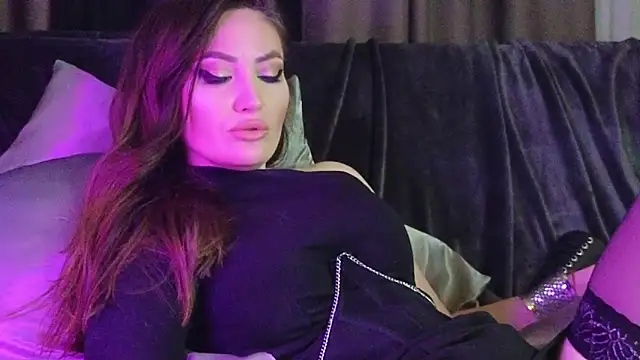 Snapshot of AliceJameson chatting on February 2025 06:21:01 PM AliceJameson online show from February 2025 06:21:01 PM