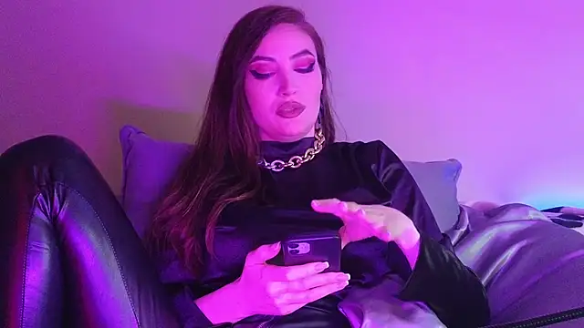 Snapshot of AliceJameson chatting on October 2025 09:11:01 PM AliceJameson online show from October 2025 09:11:01 PM