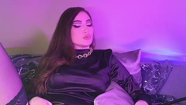 Snapshot of AliceJameson chatting on November 2025 09:25:02 PM AliceJameson online show from November 2025 09:25:02 PM