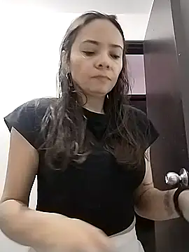 Cami Konor online show from September 2025 05:04:01 PM