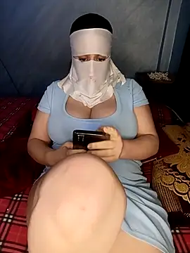 Lamia Queen  online show from December 2025 12:40:02 AM