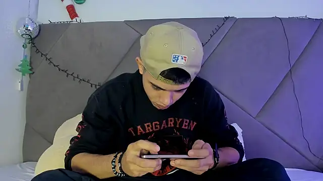 andrew colleman online show from November 2025 05:18:01 AM