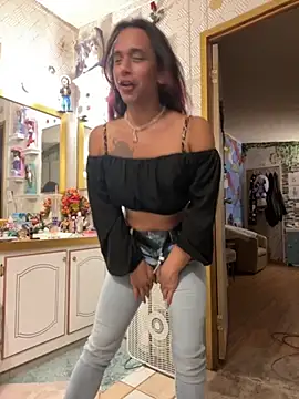 Snapshot of TranSexualJade95 chatting on September 2025 06:13:01 AM TranSexualJade95 online show from September 2025 06:13:01 AM