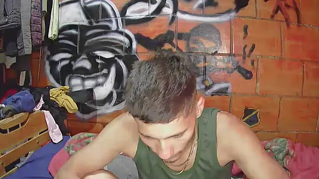 Snapshot of alexandercruz chatting on March 2026 09:52:01 PM alexandercruz online show from March 2026 09:52:01 PM