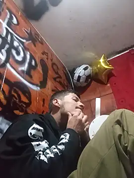 Snapshot of alexandercruz chatting on April 2026 06:13:05 AM alexandercruz online show from April 2026 06:13:05 AM