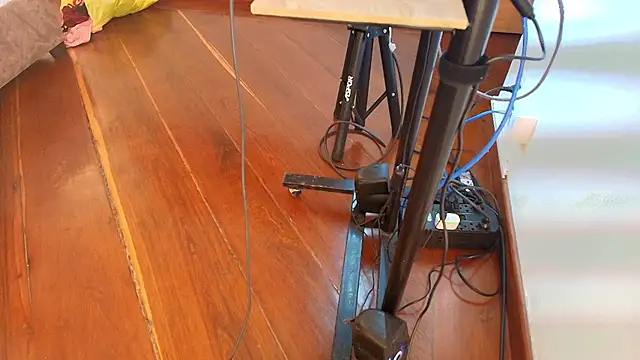 zarah andrew   online show from November 2025 11:53:01 AM