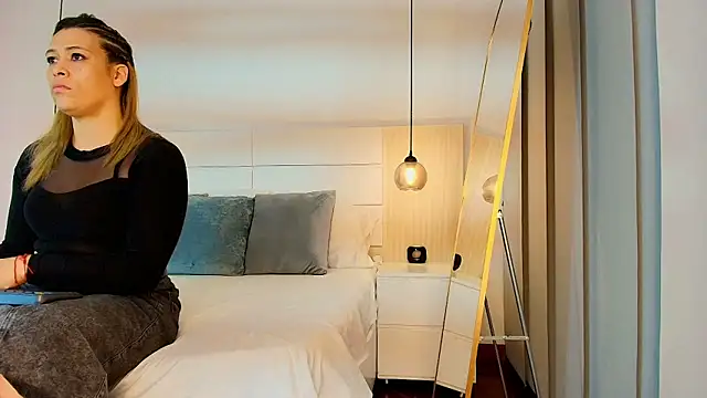 zarah andrew   online show from November 2025 01:47:02 PM