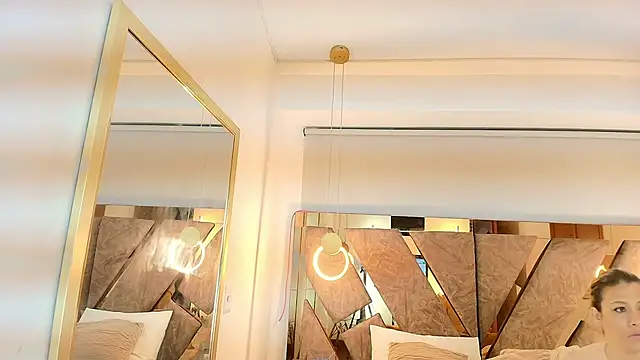 zarah andrew   online show from December 2025 12:11:02 PM