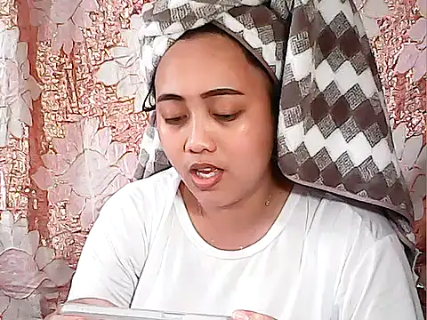 Snapshot of Pinay_Chubby20 chatting on October 2025 04:37:01 AM Pinay Chubby20 online show from October 2025 04:37:01 AM