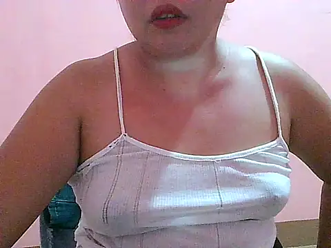 Snapshot of fresh_rosie chatting on May 2026 08:17:01 PM fresh rosie online show from May 2026 08:17:01 PM