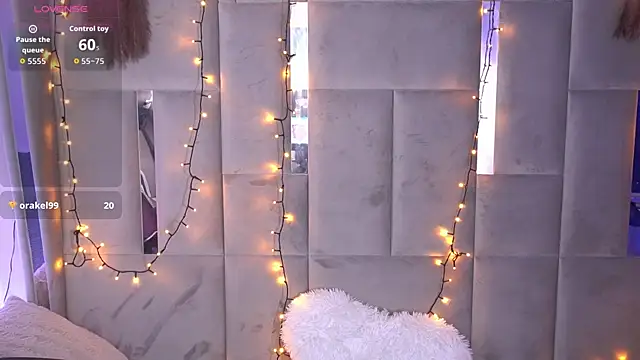 EliseVelour online show from April 2026 12:36:02 PM