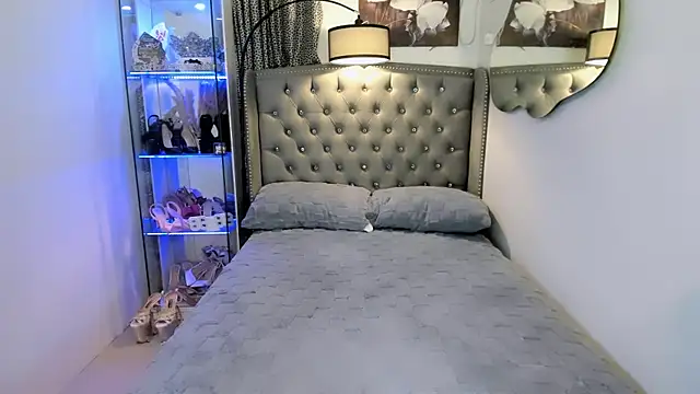 Snapshot of Claudia_empress chatting on October 2025 09:57:02 PM Claudia empress online show from October 2025 09:57:02 PM