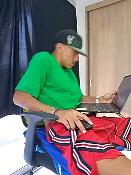 skinny23cm online show from March 2025 10:50:01 PM