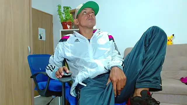 skinny23cm online show from October 2025 12:47:02 PM