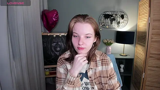 Snapshot of Madelaineses chatting on September 2025 08:57:01 AM Madelaineses online show from September 2025 08:57:01 AM