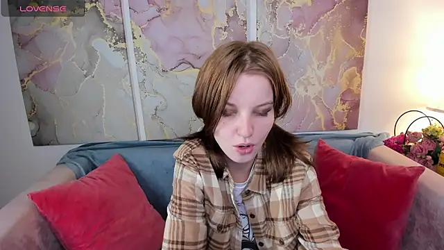 Snapshot of Madelaineses chatting on September 2025 08:42:02 AM Madelaineses online show from September 2025 08:42:02 AM