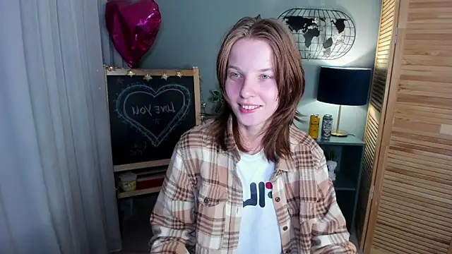 Snapshot of Madelaineses chatting on October 2025 02:59:01 PM Madelaineses online show from October 2025 02:59:01 PM