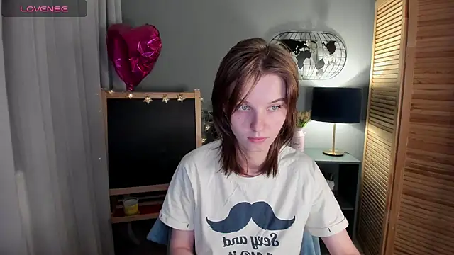 Snapshot of Madelaineses chatting on October 2025 02:40:02 PM Madelaineses online show from October 2025 02:40:02 PM