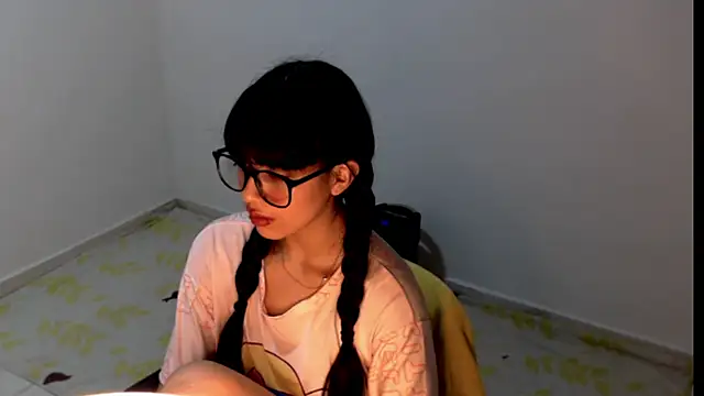 meganmiauu online show from May 2026 02:03:01 PM